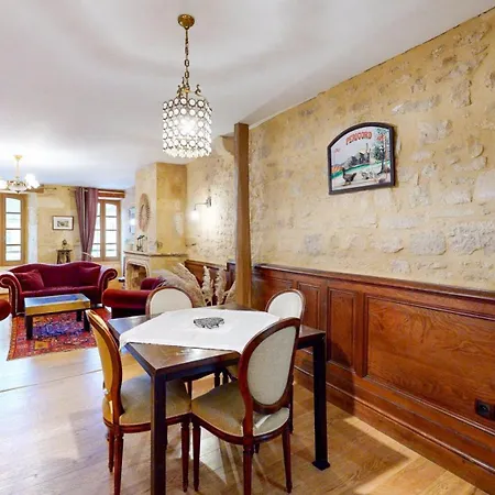 Les Fables De La Fontaine - Centre Historique Apartment *
