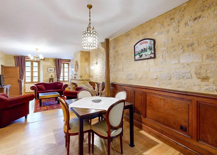 Les Fables De La Fontaine - Centre Historique Appartement *